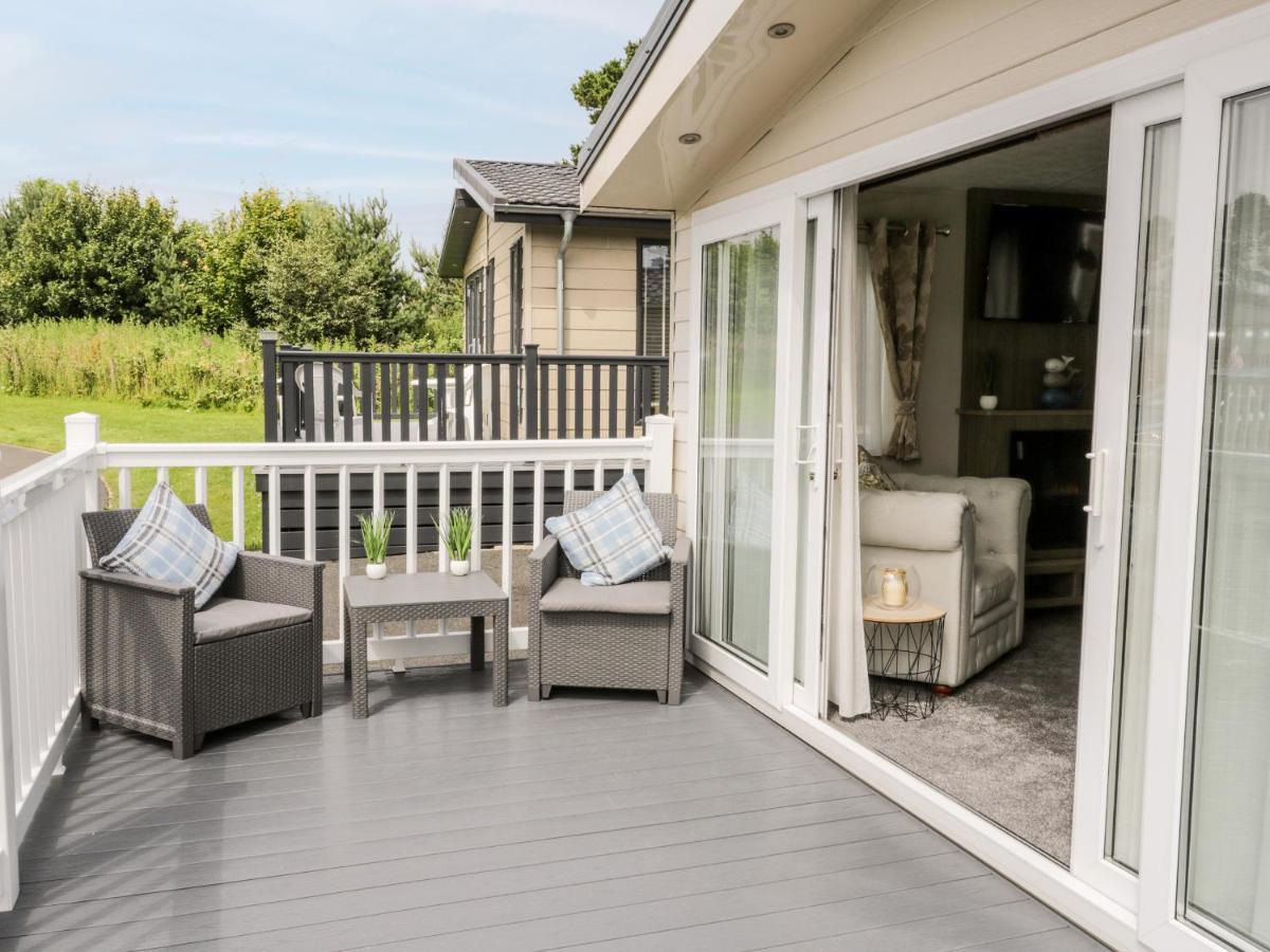 The Rodley Pines Villa Scarborough Exterior photo